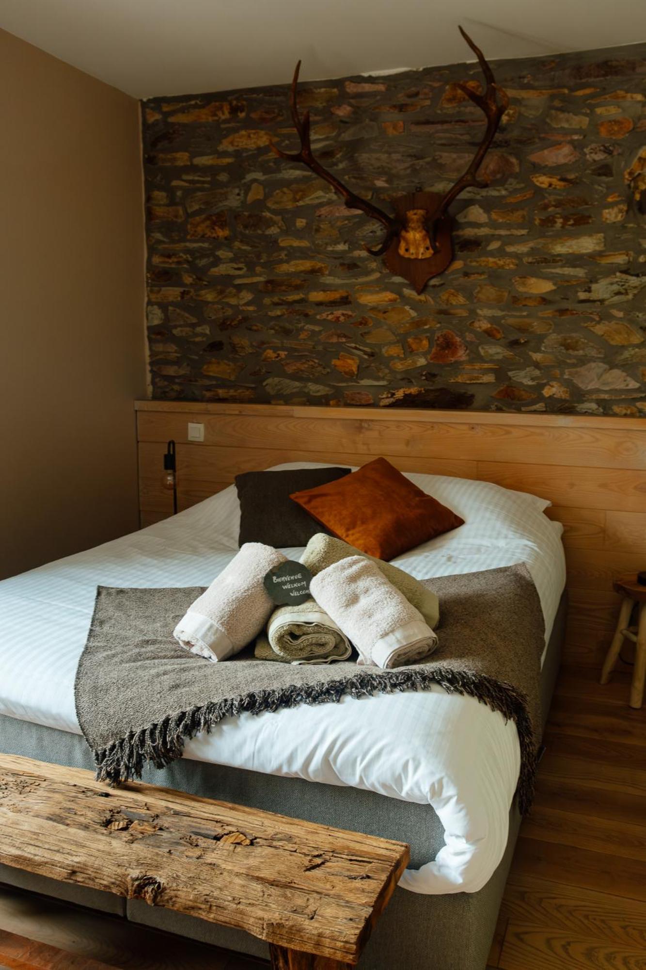 Bed and Breakfast Ma Bauge Libin Exterior foto
